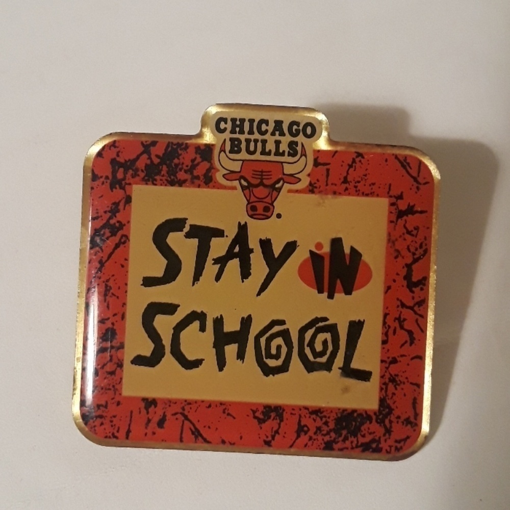 Chicago Bulls 1995 Stay in School Pin